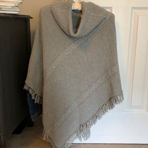 Poncho XL Pre Owned